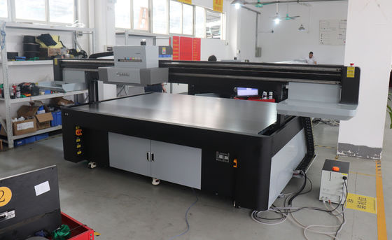 Hoog volume platbed breedformaatprinter Commerciële platbedprinter