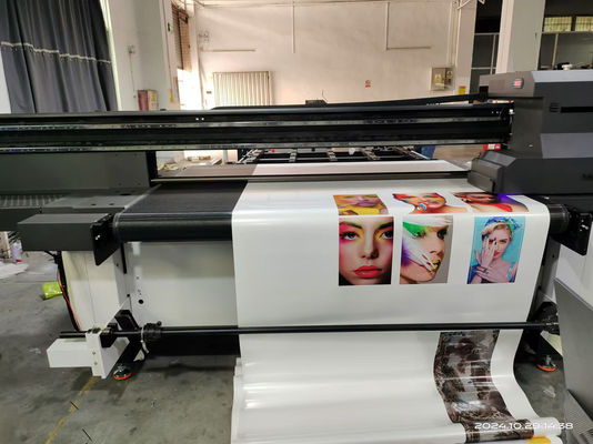 UV-platbed-rollenprinter met LED-hardingssysteem voor veelkleurig drukwerk