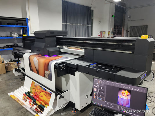 UV-inkrol tot rolprinter met CMYK en wit voor behang en UV-papier